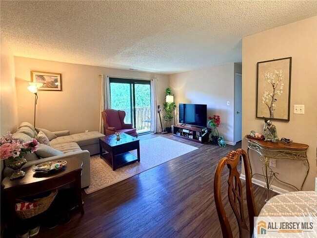 Building Photo - 5215 Ravens Crest Dr