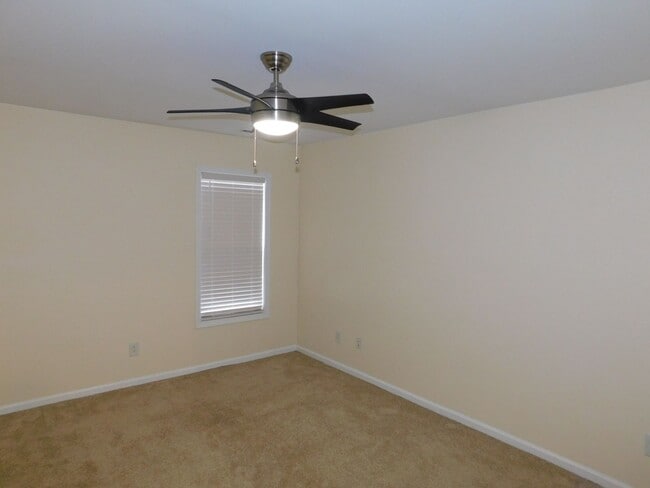 Building Photo - Duplex in Havelock