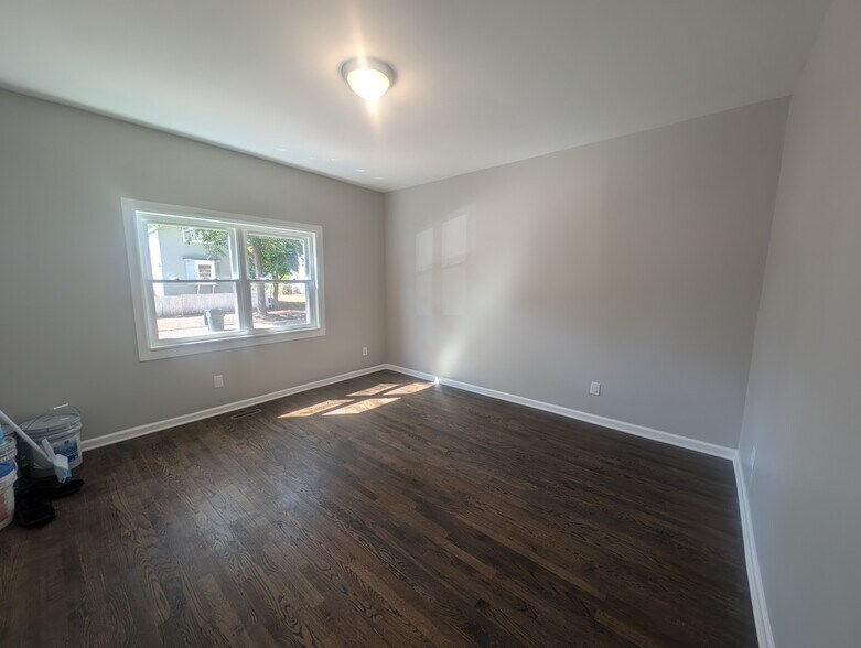 Building Photo - 180 Hayden Ave