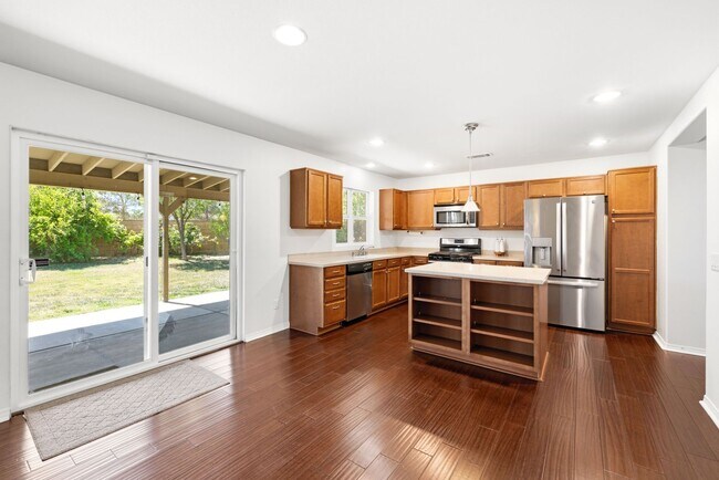 Building Photo - 4 bedrooms / 3 bathroom OPEN floor plan HOUSE for rent in LANCASTER