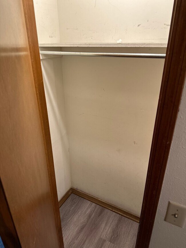 Building Photo - Available 7/1!  Spacious 3 Bedroom, 2 Full Bathroom Rogers Home in Quiet Neighborhood