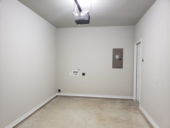 Building Photo - Townhome for rent