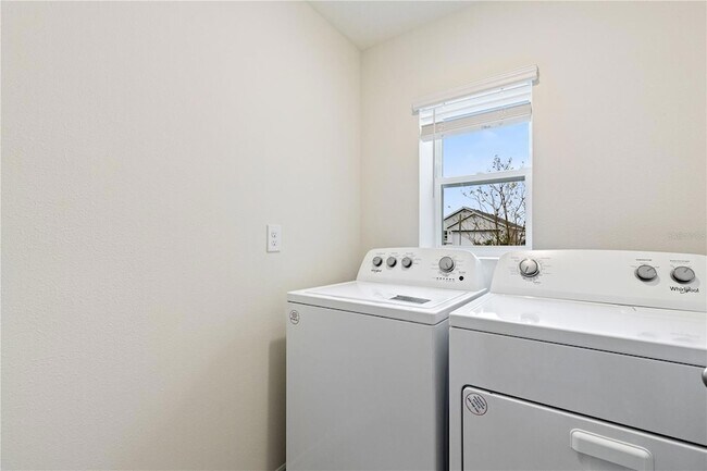 Building Photo - 3718 Mannered Gold Ave