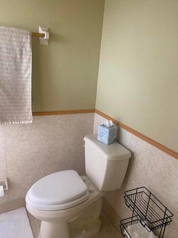 Building Photo - 1041 Country Club Dr