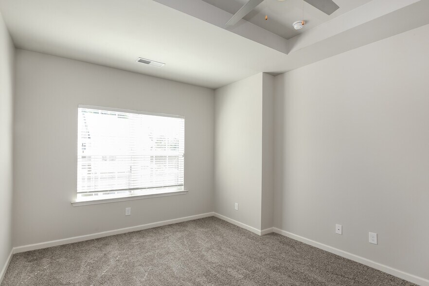 Building Photo - 7 Madaline Ln
