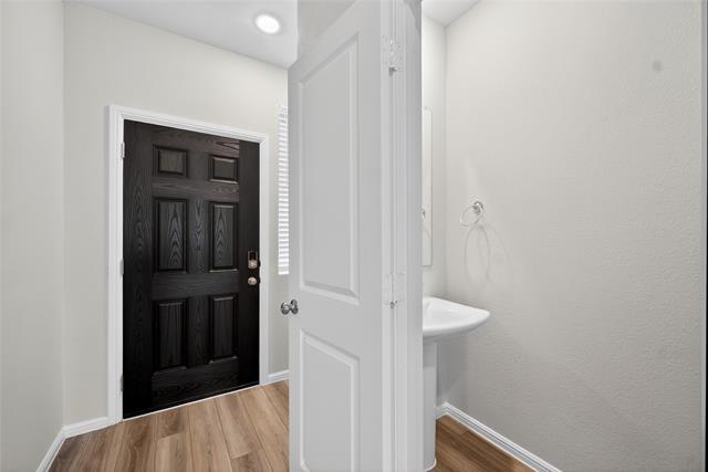 Building Photo - 1210 Aruba Ave