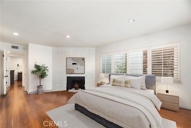 Building Photo - 330 28th St