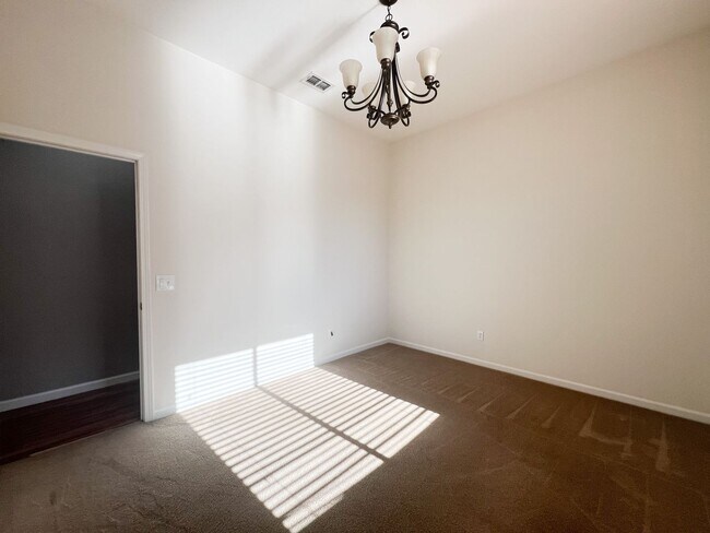 Building Photo - Spacious Single Story Three Bedroom Home