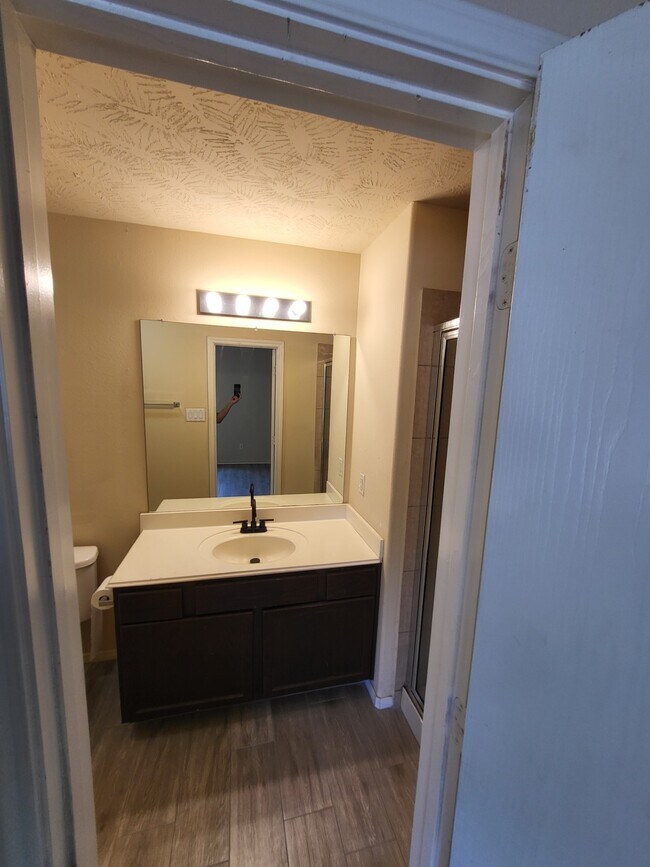 Building Photo - 5707 Saluda Creek Ln