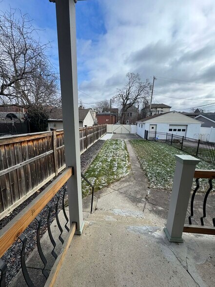 Building Photo - 98 Miami Ave