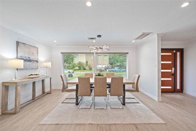 Building Photo - 9022 Quebec Dr