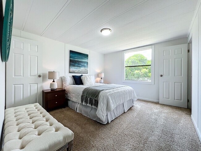Building Photo - Gorgeous fully remodeled 2-Bedroom, 2 Bath...