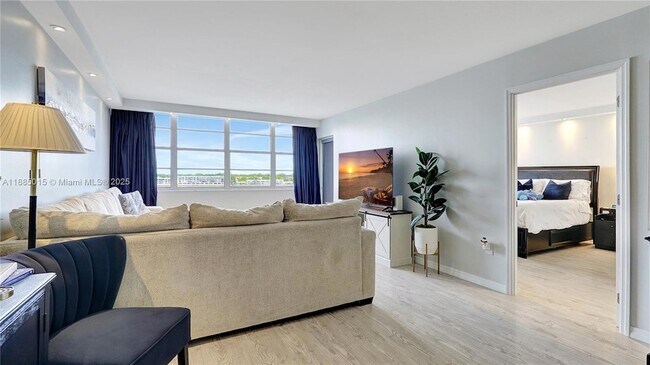 Building Photo - 1301 NE Miami Gardens Dr