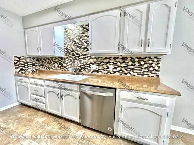 Building Photo - COMING SOON! 3 Bedroom 1.5 Bath in Blue Sp...
