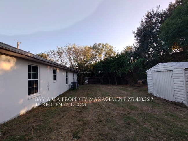 Building Photo - 917 Jensen Ave