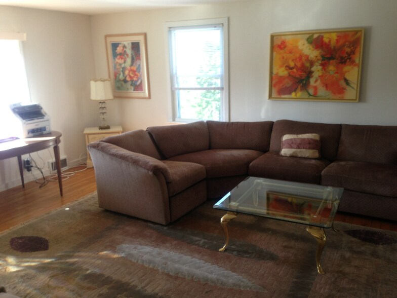 Building Photo - 13 Merklin Ave