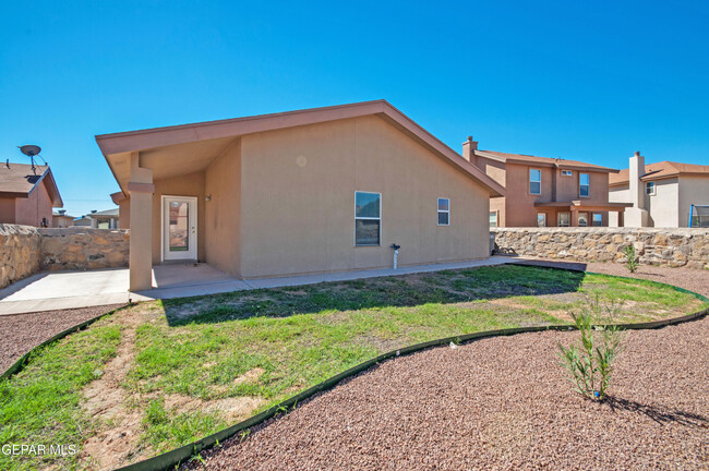 Building Photo - 7117 Mesquite Tree Ln