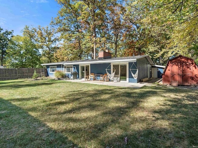 Building Photo - 2924 Santa Rosa Dr