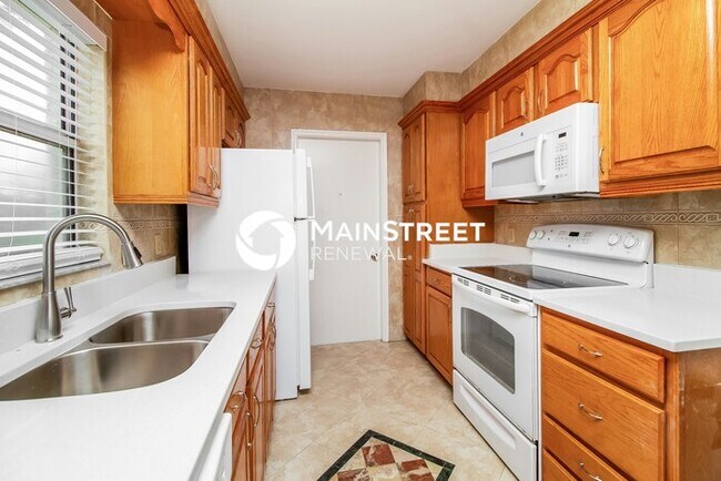 Building Photo - 3 Bedroom Pet-Friendly Home in Kissimmee, ...