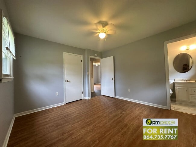 Building Photo - Newly renovated, cute Easley 3/1.5 Available!