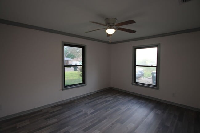Building Photo - Coming Soon! Updated 3 Bed 2 Bath Rental! ...