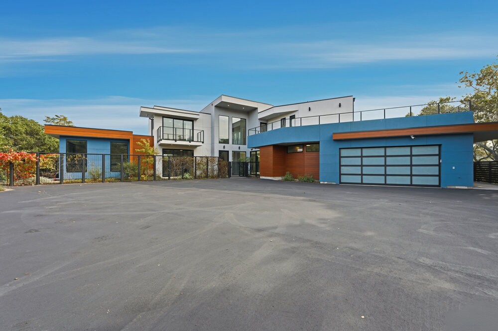 Building Photo - 10 Notre Dame Pl