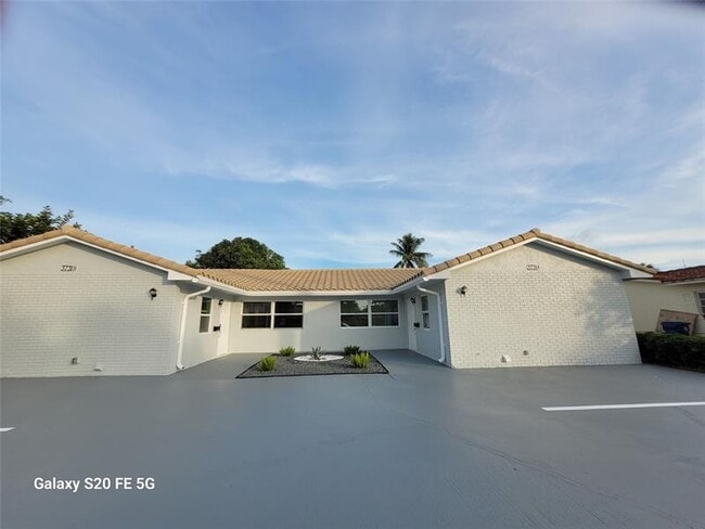 Building Photo - 3731 NW 110th Ave