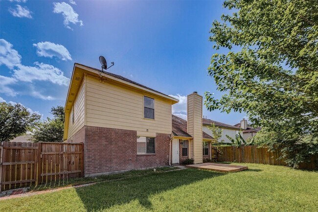 Building Photo - 11956 Braes Park Dr