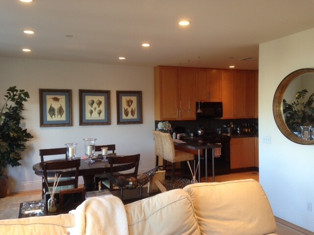 Building Photo - 2131 Greenwich St