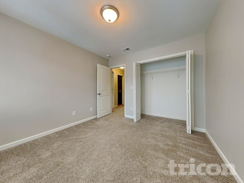 Building Photo - 336 Quiet Grove Dr