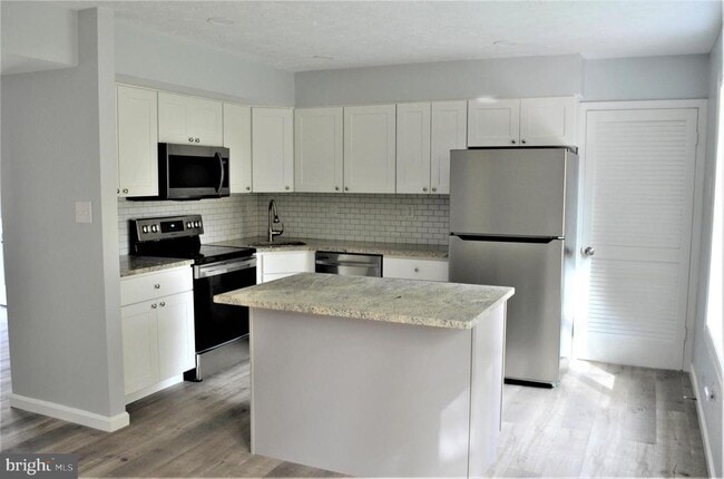 Building Photo - 14903 Neath Ct
