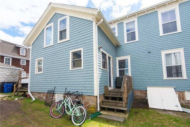 Building Photo - 11 Brewer St