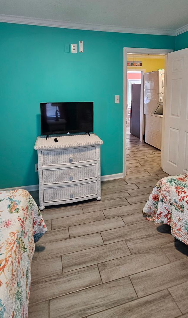 Building Photo - Cozy Cottage – Just 1 Block from the Beach