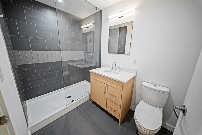 Building Photo - 346 Congress St