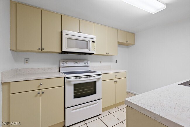 Building Photo - 12658 Kenwood Ln
