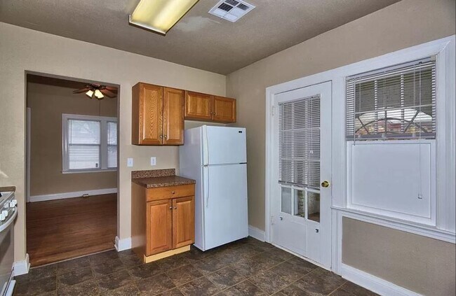 Building Photo - MAJOR PRICE DROP! Excellent home located in Kendall - Whittier!