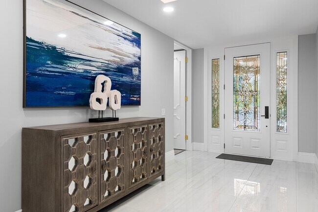 Building Photo - 1 Hamlet Ct