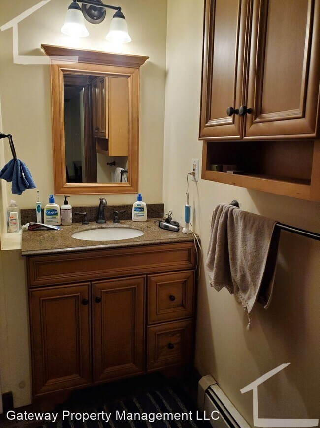 Building Photo - 4 br, 2 bath House - 173 Babcock St #1