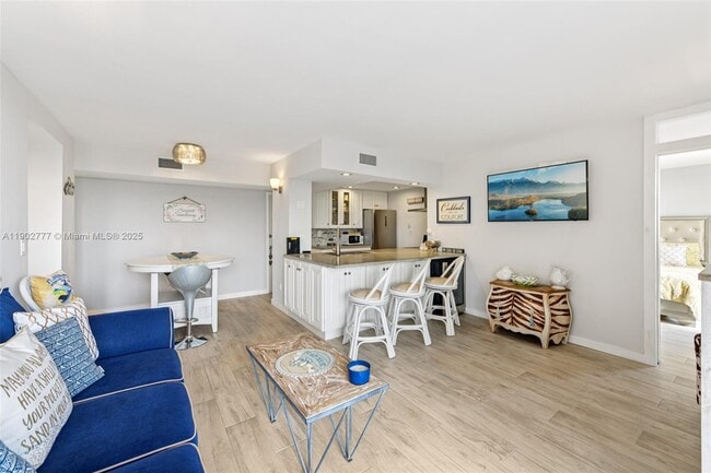 Building Photo - 1050 SE 15th St