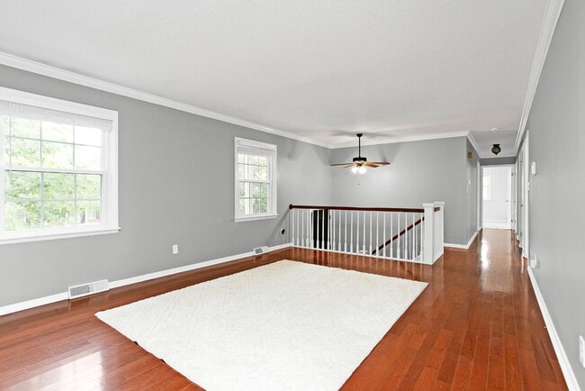 Building Photo - 705 Bon Aire Dr