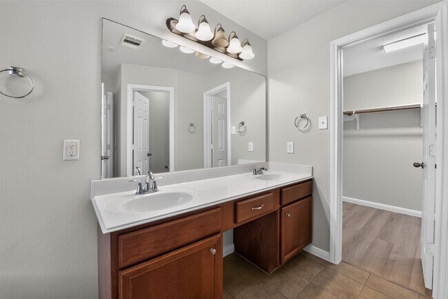 Building Photo - 11714 Bollinger Park Ct