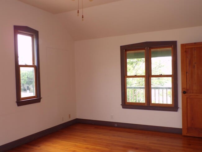 Building Photo - 1301 Pecan Valley Dr