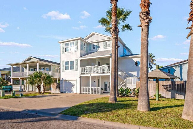 Building Photo - 707 Parkplace-SI ID1036727P