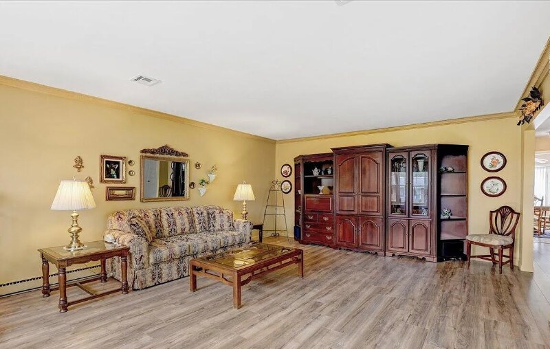Building Photo - 455B Portsmouth Dr