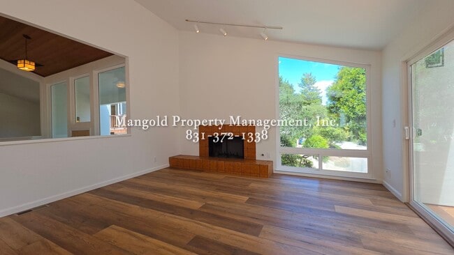 Building Photo - 28 Castanada Pl