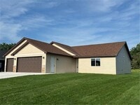 Building Photo - 1560 Gray Fox Dr NE