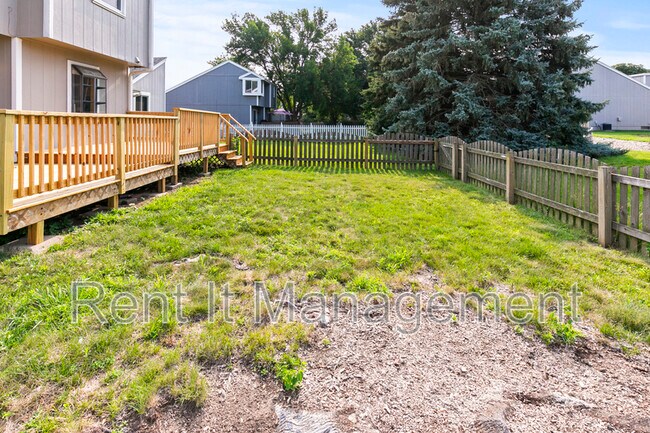 Building Photo - 15421 R St