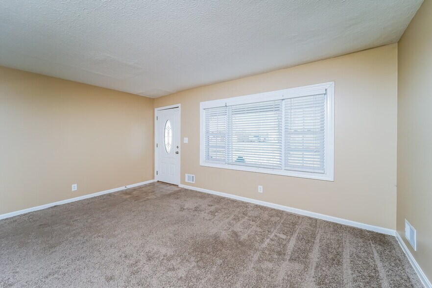 Building Photo - 6506 Missionary Ridge Dr