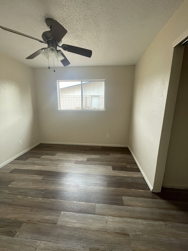 Building Photo - 10902 Bywood Dr