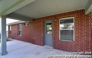 Building Photo - 9011 Hilltop Crossing Dr